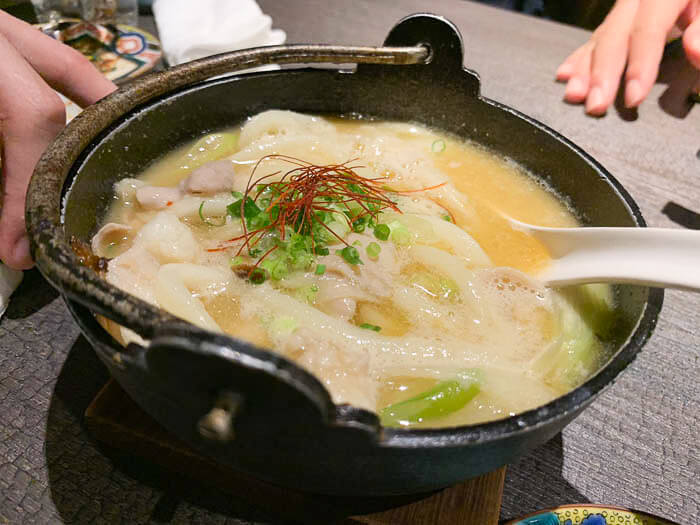 もつ味噌煮込みうどん