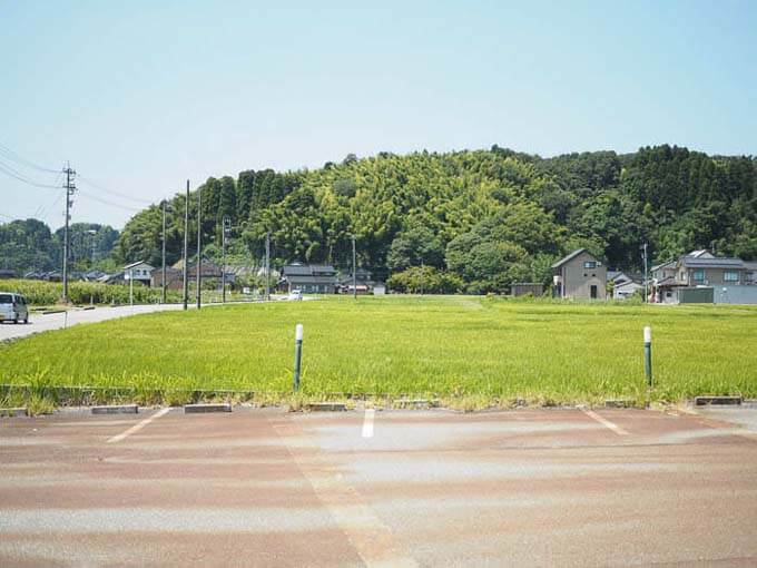 お店の前の駐車場