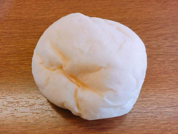 シンプルな味付けの白パン