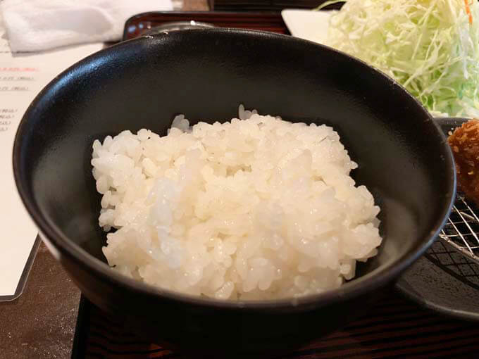 ごはんは比較的少なめ