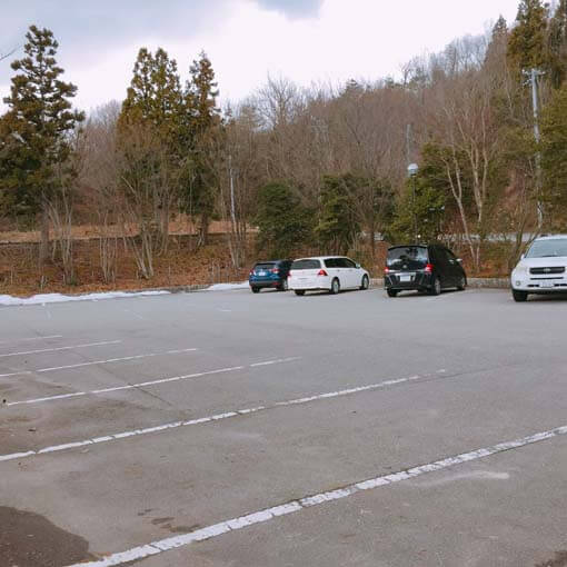 広々とした駐車スペース