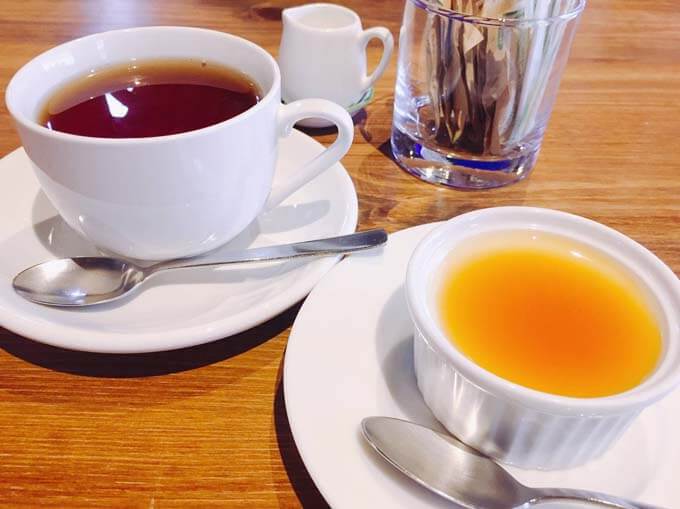 紅茶とプリン