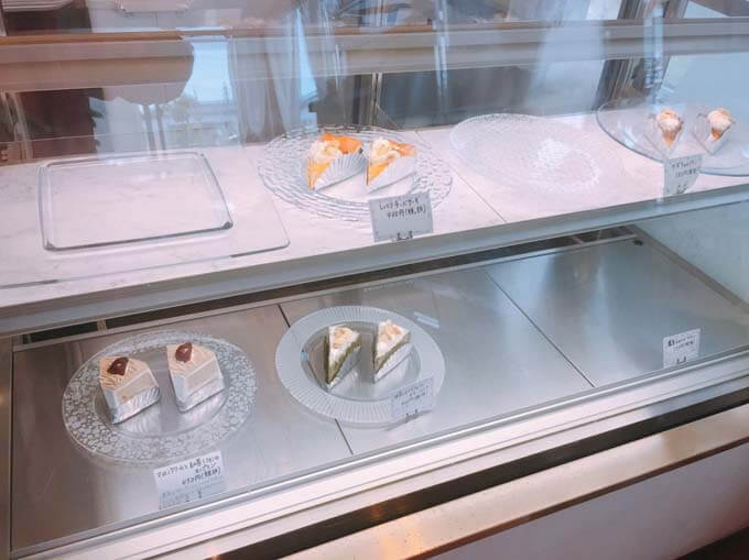 ケーキも販売しています