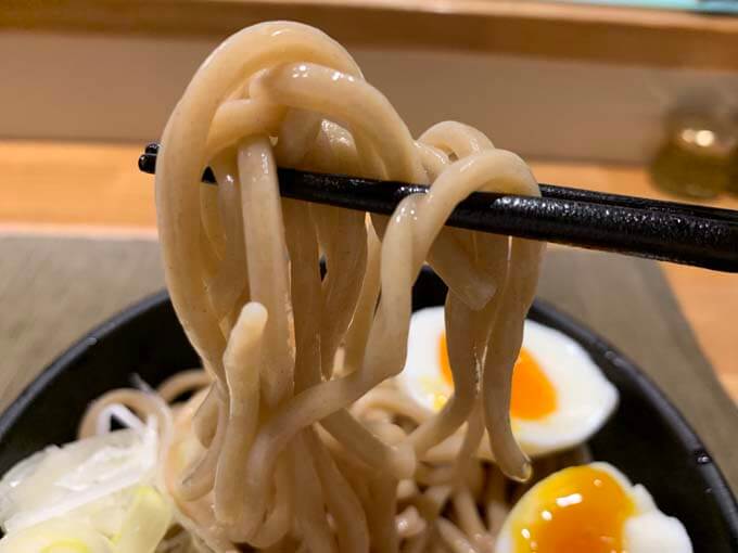 弾力のある麺