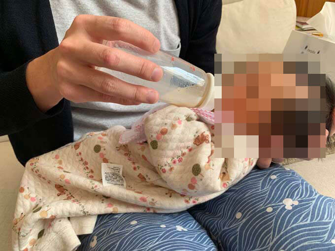 粉ミルクと哺乳瓶