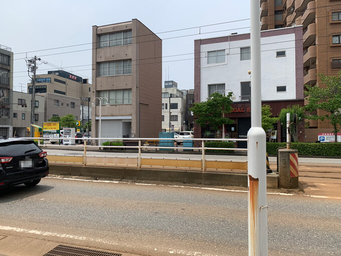 目の前は市電の上本町駅
