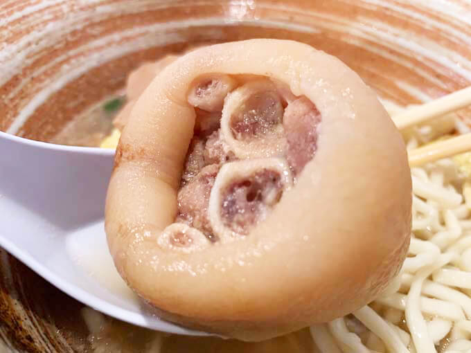 プルプル食感のテビチ