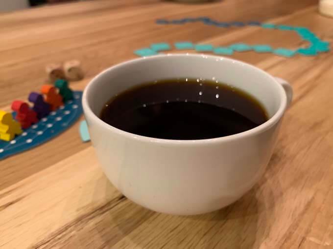 コーヒーとボードゲームを楽しむ