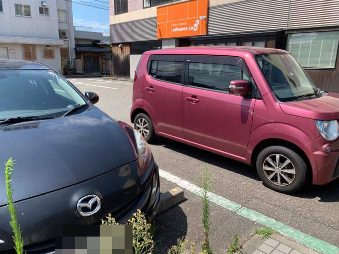 広々とした駐車場