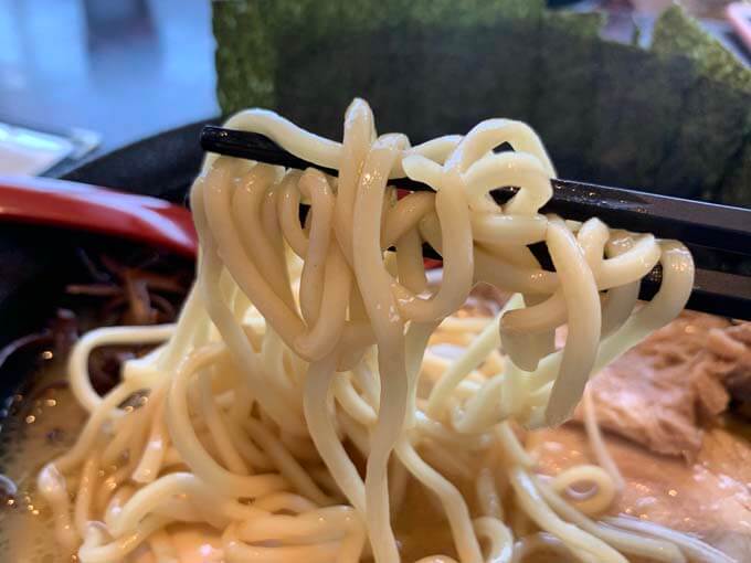 アルデンテな中太麺