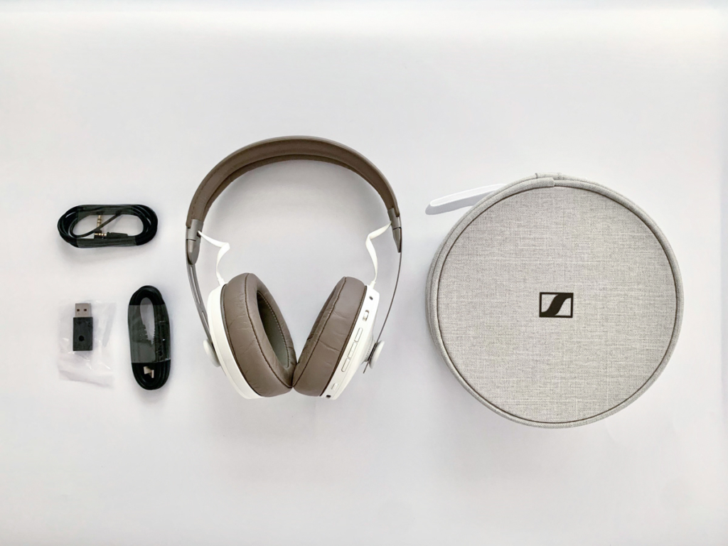 『SENNHEISER MOMENTUM Wireless』の同梱物